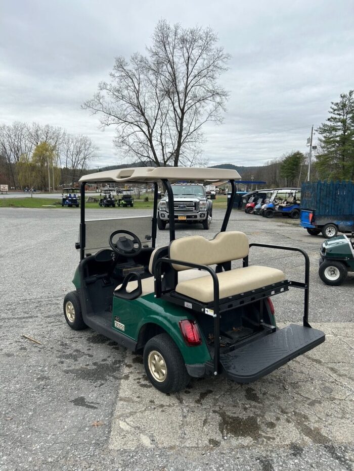 2018 EZ-GO RXV Electric - Green - Image 3