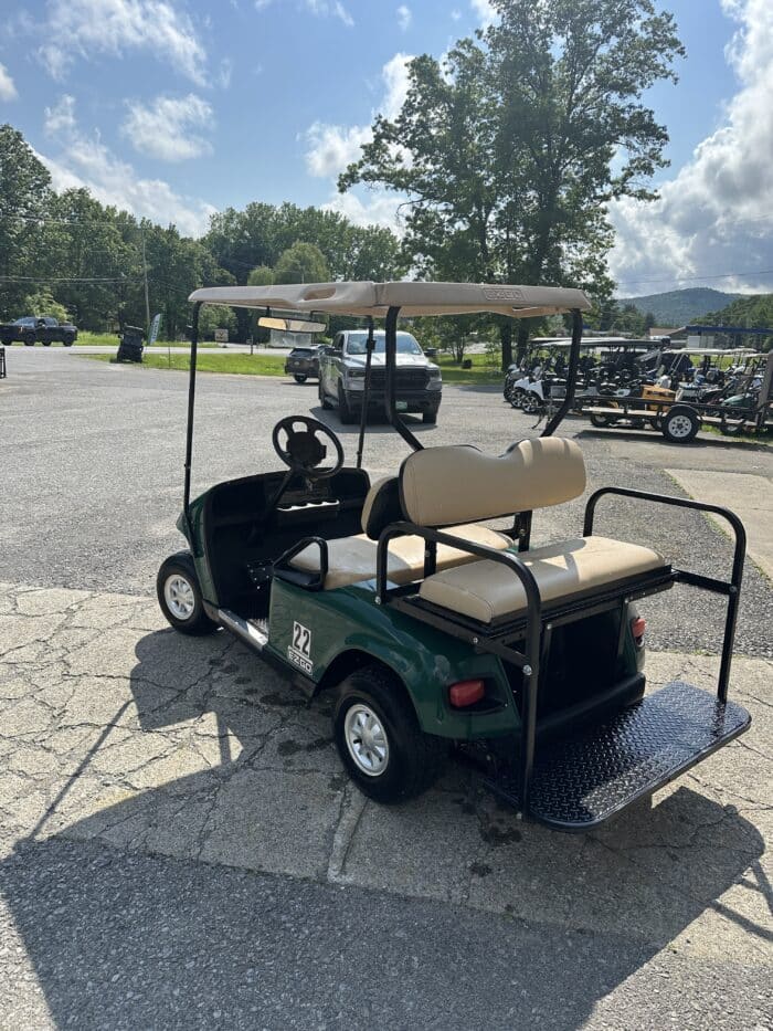 2010 EZ-GO TXT Gas - Green - Image 3
