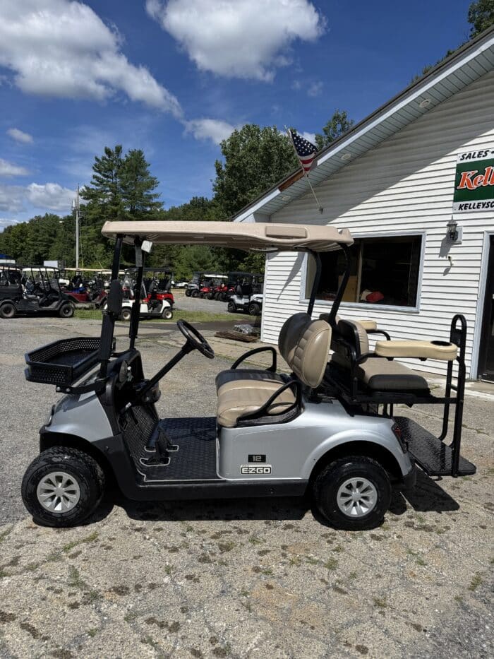 2018 EZ-GO RXV-E - Platinum - Image 2