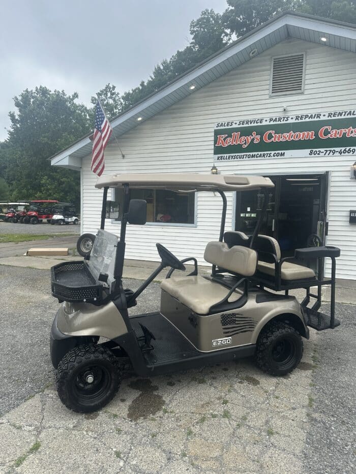 2018 EZ-GO RXV Electric - Gold - Image 2