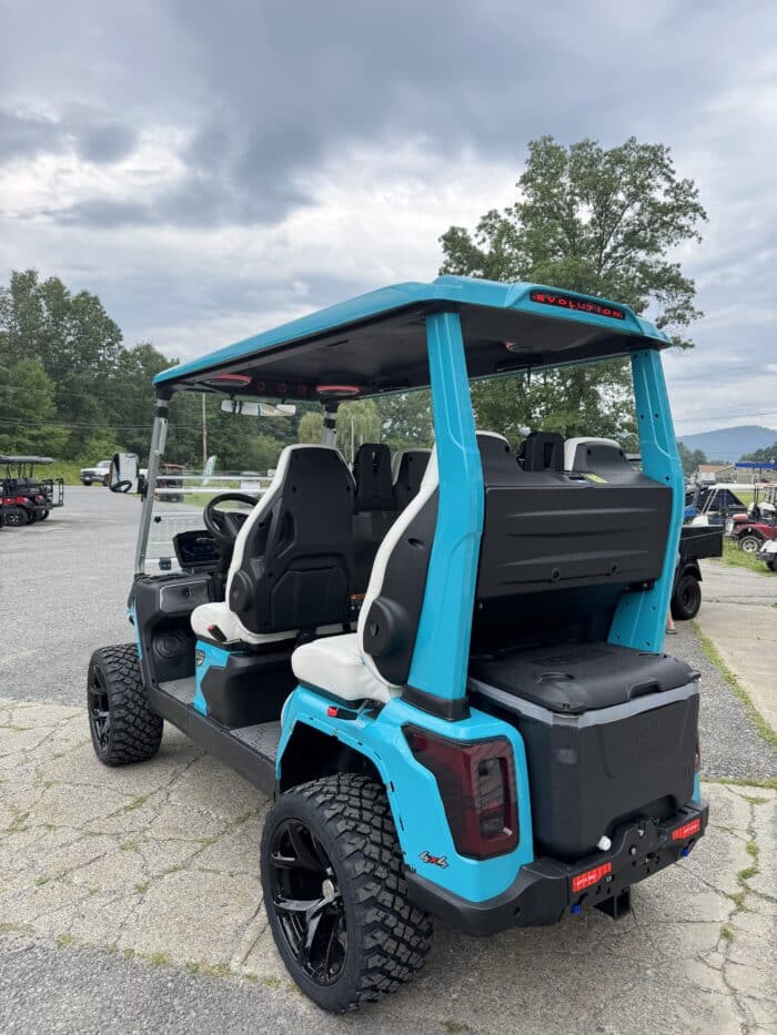 2025 Evolution D-MAX XT4 - Sky Blue - Image 3