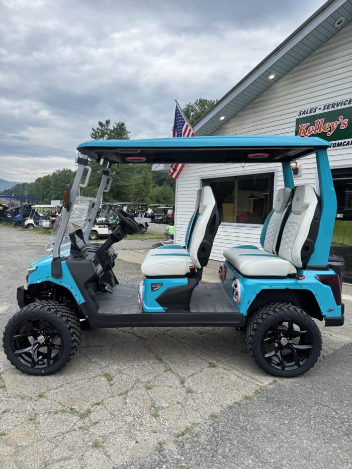 2025 Evolution D-MAX XT4 - Sky Blue - Image 2