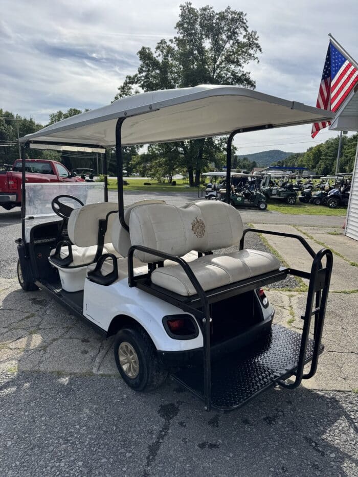 2021 Cushman Shuttle 6 Gas - White - Image 3